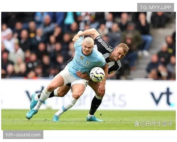 哈兰德与伊布对比:力量型与技巧型中锋的战术角色差异分析 哈兰德与伊布对比:力量型与技巧型中锋的战术角色差异分析